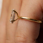 Charger l'image dans la visionneuse de la galerie, Bague Chloé diamant naturel marquise et diamants naturels ronds 1.57 carat or blanc