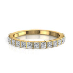 Load image into Gallery viewer, Demi-alliance 17 diamants synthétiques princesses 0.60 carat or jaune Lucia