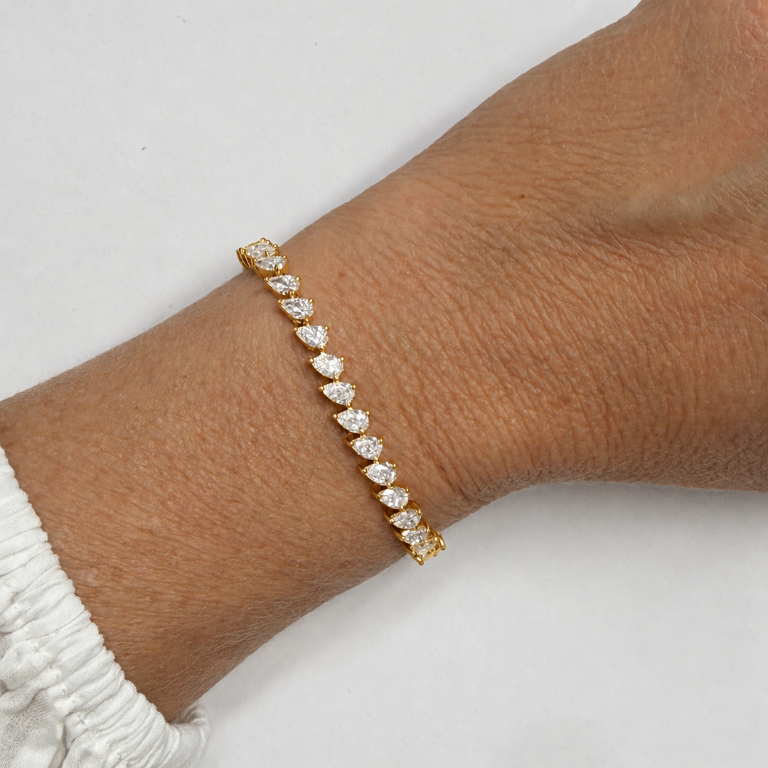 Bracelet rivière POIRES 0.20 Ct Irena or jaune porté