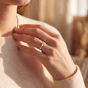 Solitaire diamant rond1.50 rose Carina porté