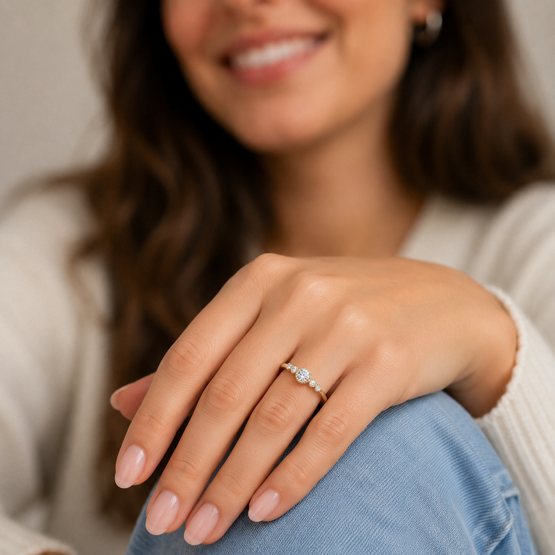 Bague Loretta solitaire diamant naturel rond 0.25 carat or jaune 14 carats
