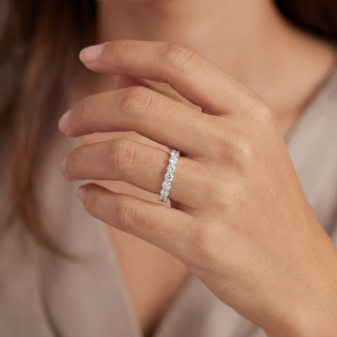Alliance diamants synthétiques ronds 2.80 carats or blanc 14 carats Stefania