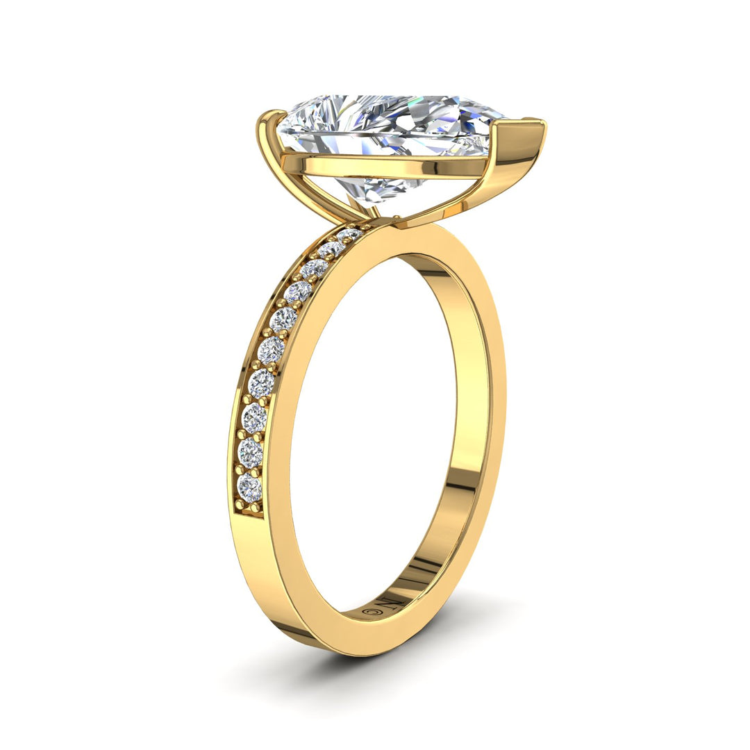 Bague de mariage diamant poire et diamants ronds 2.70 carats or jaune Noémie