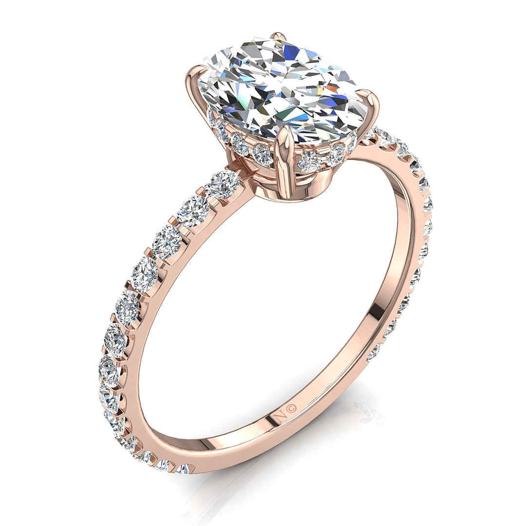 Bague solitaire 2.25 carats or rose diamant naturel ovale et diamants naturels ronds Sofia