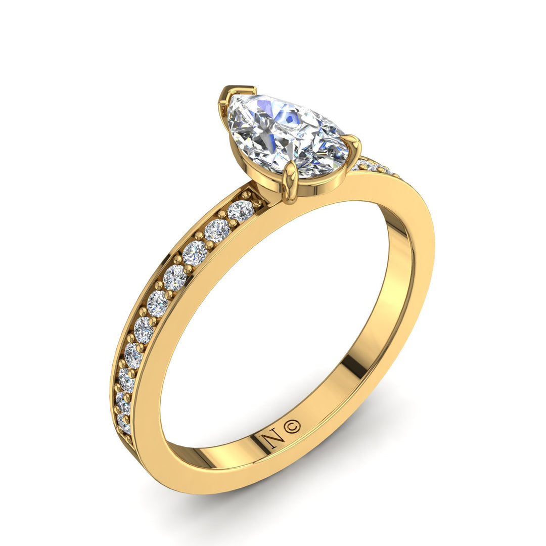 Solitaire bague diamant poire et diamants ronds 1.20 carat or jaune Noémie