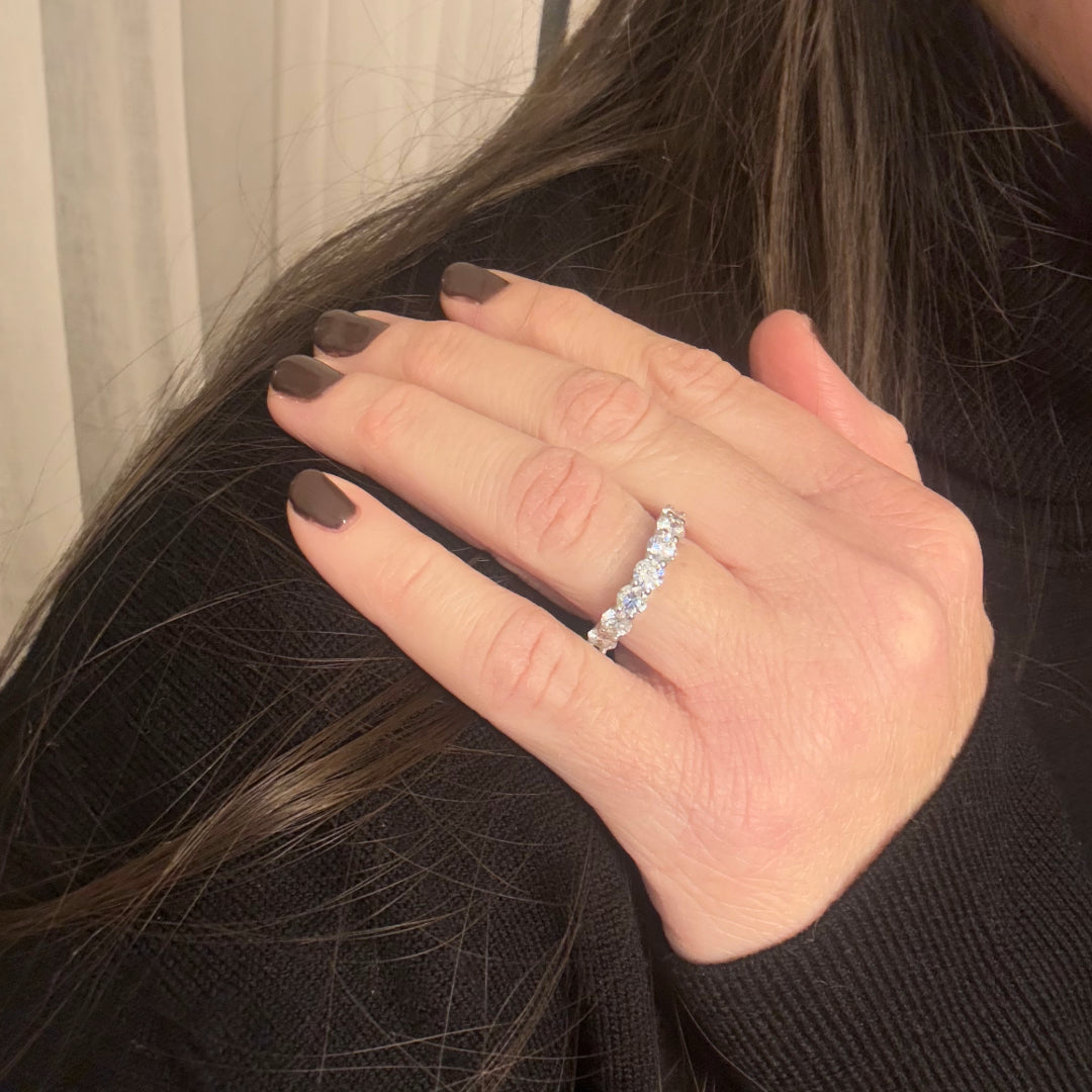 Demi-alliance 7 diamants synthétiques ronds 1.75 carat or blanc Daniela