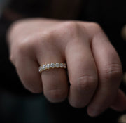 Demi-alliance 9 diamants synthétiques ronds 1.80 carat or blanc Gabriela