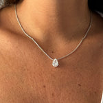 Load image into Gallery viewer, Pendentif diamant poire 3.00 carats or blanc Ely
