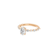 Solitaire diamant synthétique ovale 1.00 Ct épaulé de diamants marquises et ronds or rose 14 carats Roma