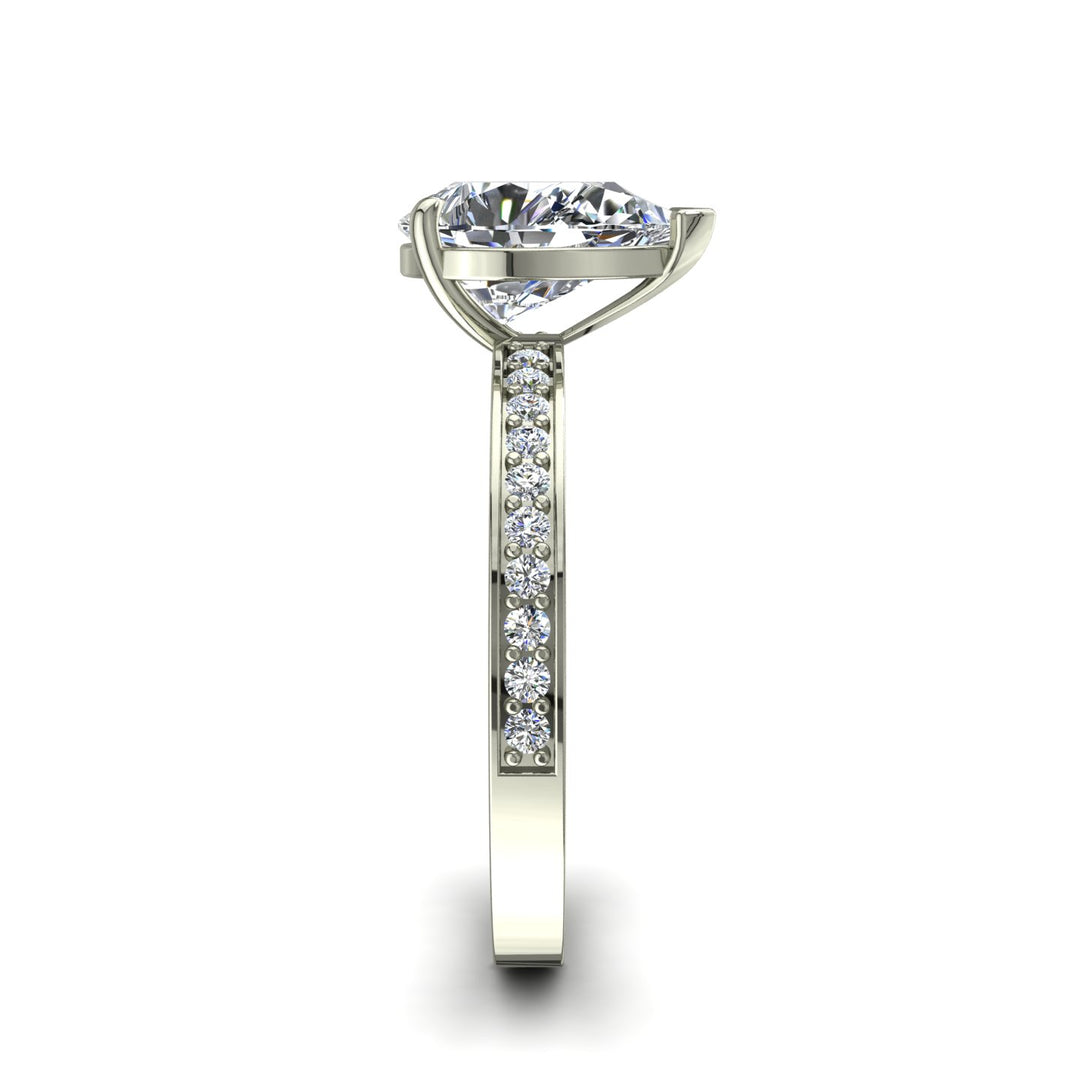 Solitaire Noémie bague diamant synthétique poire et diamants synthétiques ronds 1.70 carat or blanc