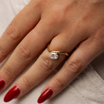 Load image into Gallery viewer, Bague Raffaella solitaire diamant naturel ovale 0.50 carat or rose